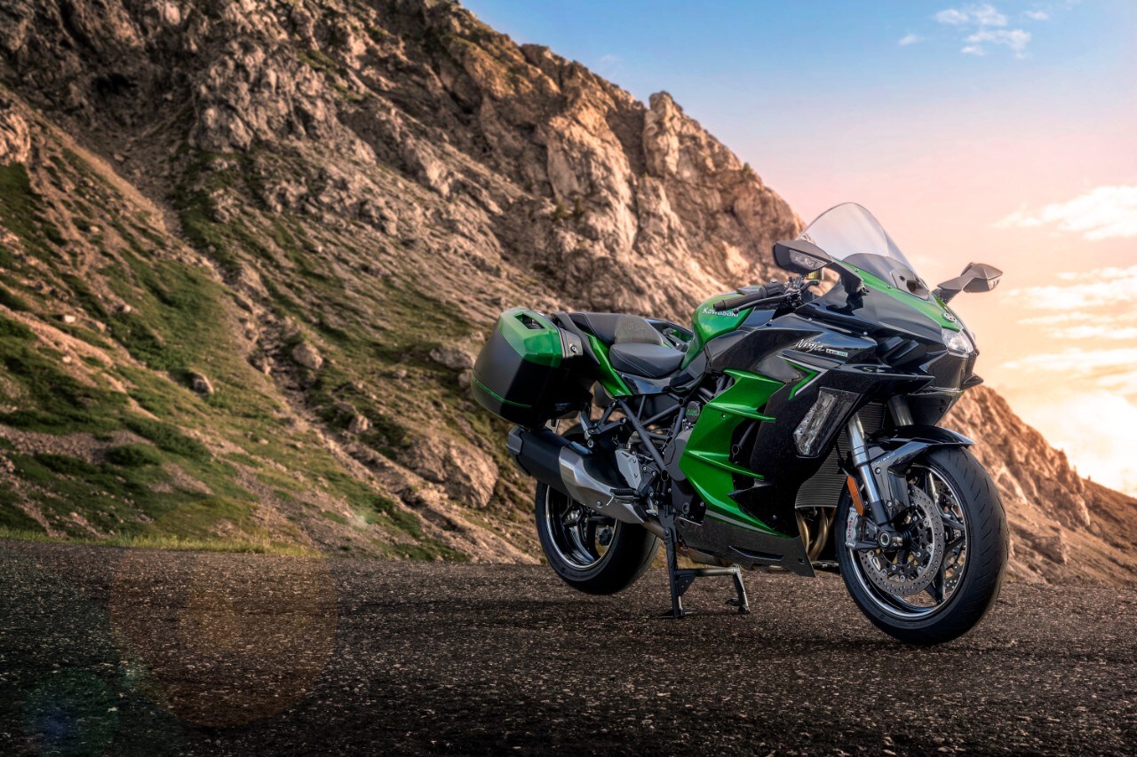 Kawasaki guarda al futuro con elettrico, ibrido e idrogeno